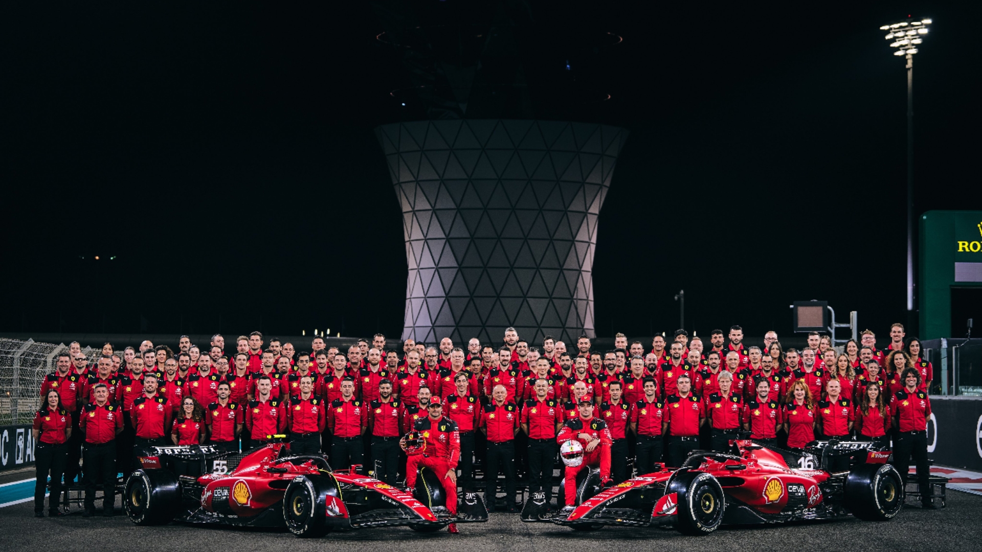 爱游戏官网-雷诺车队轻取红牛车队，汉密尔顿扛起全队