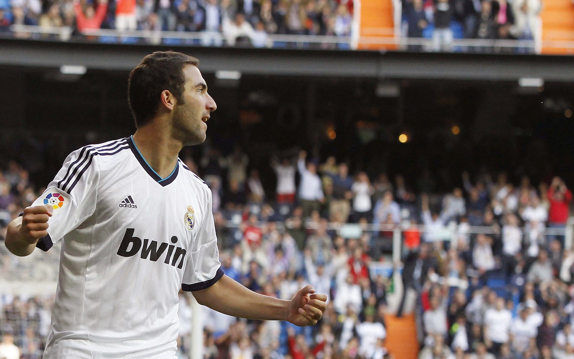 爱游戏娱乐-西甲国家德比之夜,当爱德华兹的局外人智慧击碎百年傲慢